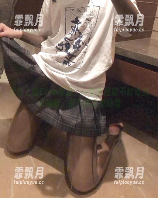 天台上的Cien恩恩：一整套图能不能给我点创意，别只在这里跳舞