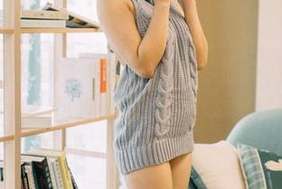 GIRLT果团网 – 浪漫海滩，蜜桃Q妹儿的泳装写真，图片美得让人小心脏砰砰跳。