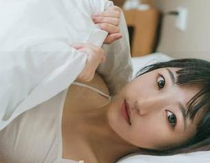 GIRLT果团网 – 龚玥菲裸足分享：腿长是不争的事实，脚的魅力又是多少呢