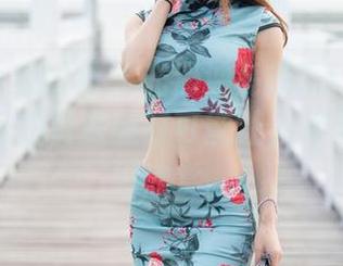 MiStar魅妍社 – 光滑油亮的FoxYini孟狐狸，私拍资源随时可能让人停下脚步仔细欣赏。