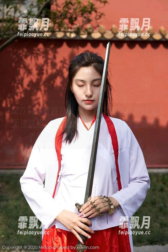 MiiTao蜜桃社-小魔女lily MiiTao蜜桃社 - 这套女仆美图真的让人无法抗拒,小魔女lily在不同场景里的每个表情,都是一种生活的调剂。