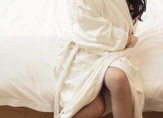 TouTiao头条女神 – 制服引发的思考：周熙妍的图文系统分享