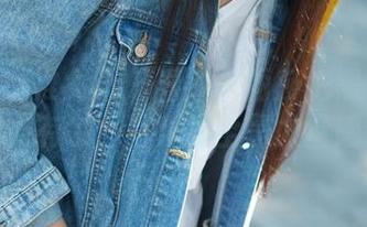 TuiGirl推女郎 – 看！李丽莎把黑色玩得游刃有余，写真里全是力量感。