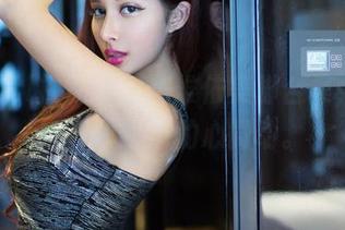 TuiGirl推女郎 – 赵惟依美脚合集，给你一种说不出的心微动。