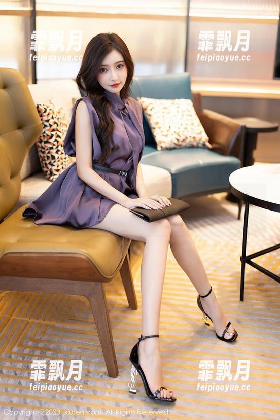 Xiuren秀人网 - Mila嘟嘟带你看高清礼服，色彩缤纷，像一个五彩冰淇淋！
