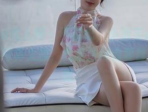 Xiuren秀人网 – 不能忍，小泡芙winna的美腿写真太撩，气氛浓得像要替我换壁纸。