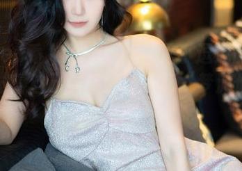 Xiuren秀人网 – 更新！是小逗逗的礼服让我觉得自己也能演绎一把“梦游仙境”！