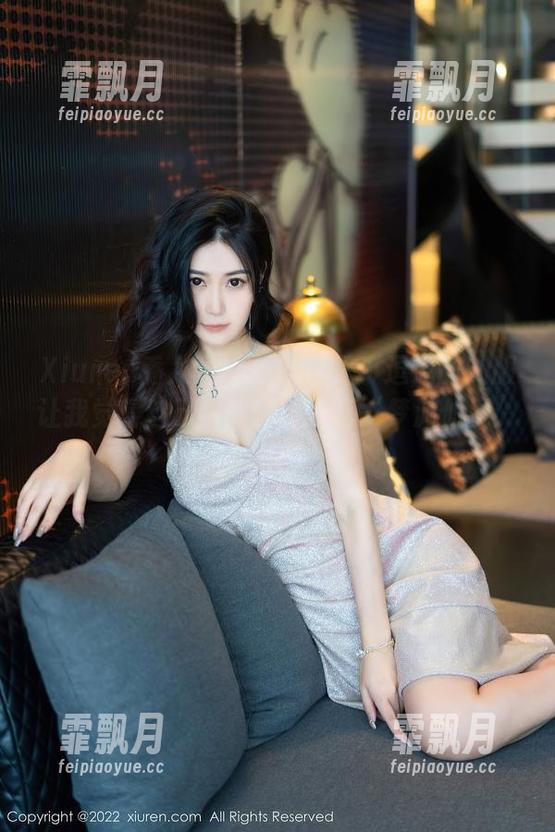 Xiuren秀人网 - 更新！是小逗逗的礼服让我觉得自己也能演绎一把“梦游仙境”！