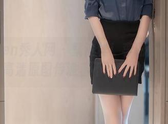 Xiuren秀人网 – 就这样！李丽莎的美腿，高清原图传递着不经意的诱惑。