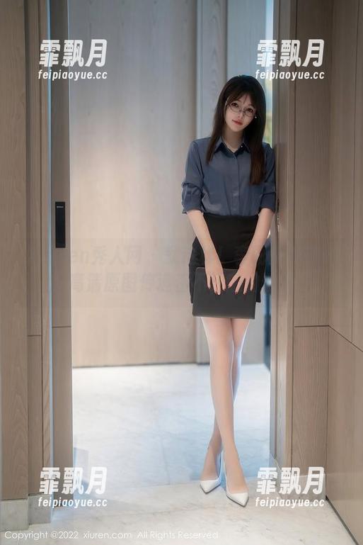 Xiuren秀人网 - 就这样！李丽莎的美腿，高清原图传递着不经意的诱惑。