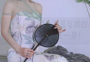 Xiuren秀人网 – 清水美嘉与她的私房连衣裙：万千宠爱在一身！
