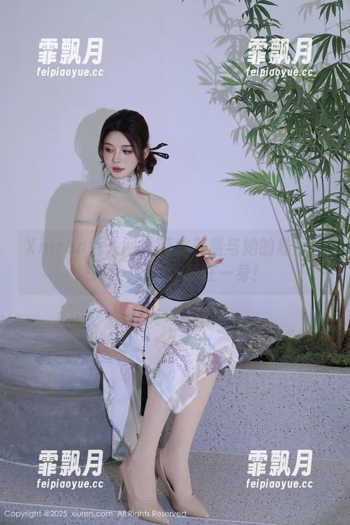 Xiuren秀人网 - 清水美嘉与她的私房连衣裙：万千宠爱在一身！