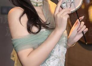 Xiuren秀人网 – 甜白酱的娇羞与小伙伴的中二，双人写真图集，我建议你别吃东西！