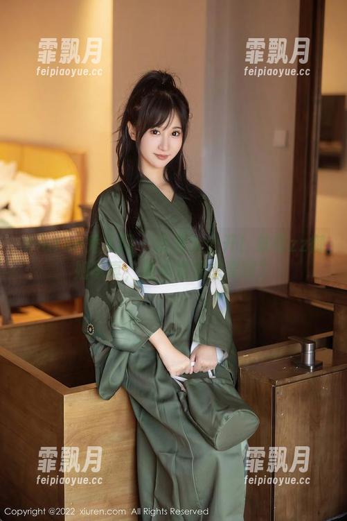 Xiuren秀人网 - 资源大公开！草莓zz御姐写真，是不是很想要啊？