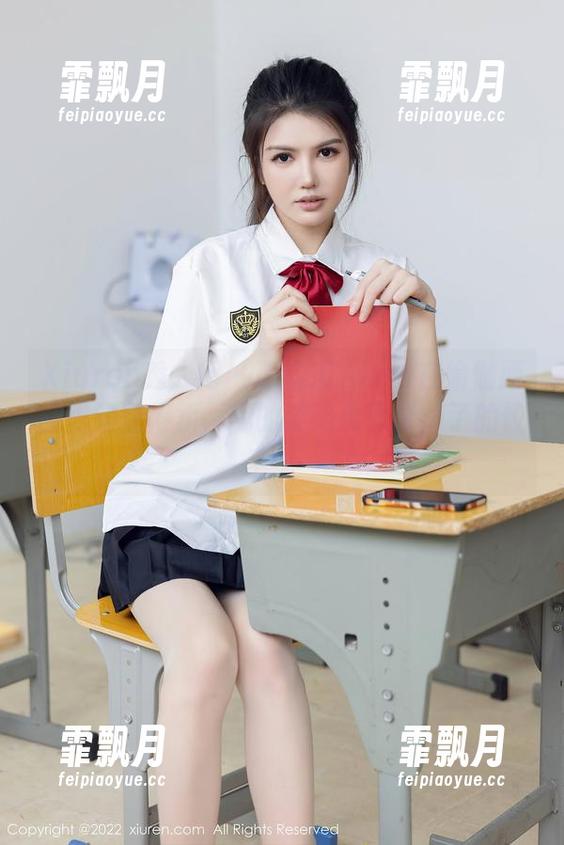 Xiuren秀人网 - 谭睿琪Ailsa在瑜伽原图里如鱼得水，我的姿势更像个翻了的饺子……