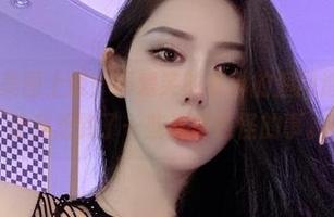 微密圈 – 美图上线！不爱笑的赛琳的渔网造型，在线让我想到了一些稀奇古怪的事。