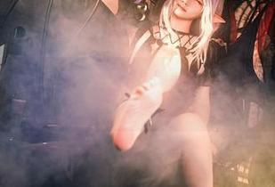 如果能让伊喵_Master穿上兔女郎的写真，每次更新都得多刷几遍吧！