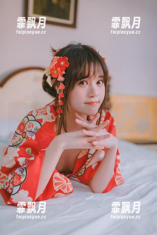 千反田鹿子的套图：只需一根身体链，转圈就能搞定所有疑问。