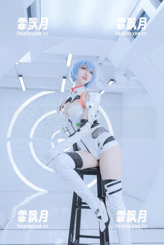 温泉中，周叽是可爱兔兔cos美图女友，就问你羞不羞！