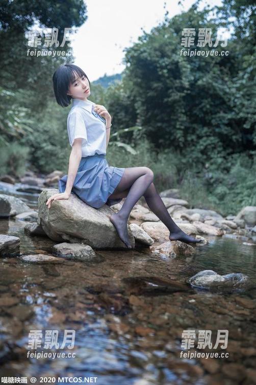 喵糖映画的私房图包，白T少女带我回到了那懵懂的青葱岁月。