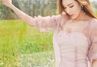 嗲囡囡 – 我在看施忆佳KITTY的温柔，原图不经意间让我想到了小羊，或者说，乌龟？
