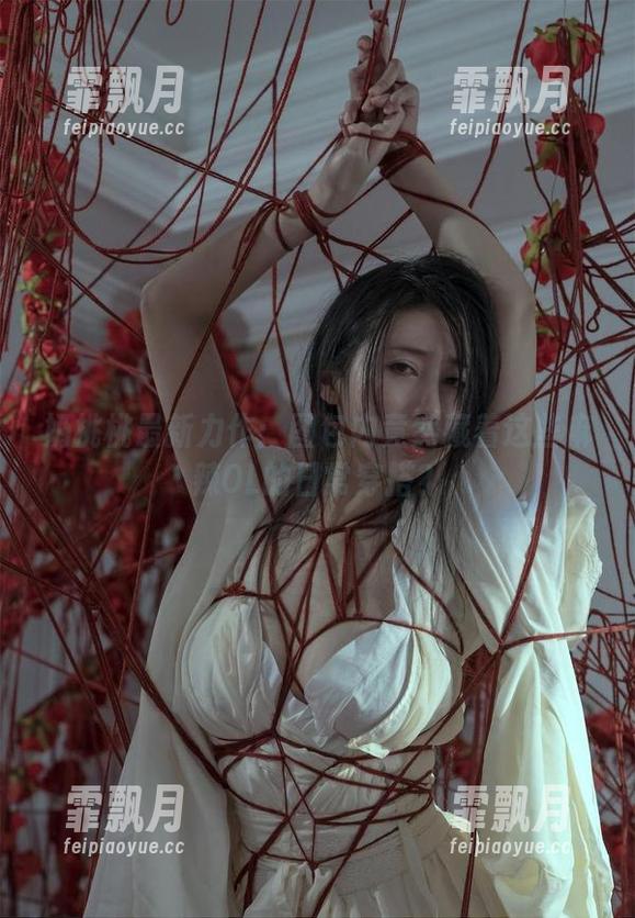 奶桃桃最新力作：图包内竟然藏着这些麻辣OL的日常穿搭？