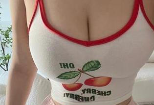 微密圈 – 如果红色是情感的火花，安妮yoo的写真岂不是直接点着火了？