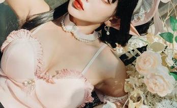宫本桜黑白写真——每一次光线与阴影的交战，我想拿来当壁纸。