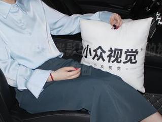 小众视觉 – 写真中的光影与书签：彤彤的裸足网盘小插曲