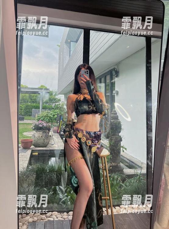 微密圈 - 小玉吃果冻自拍合集：今天又来放飞自我啦