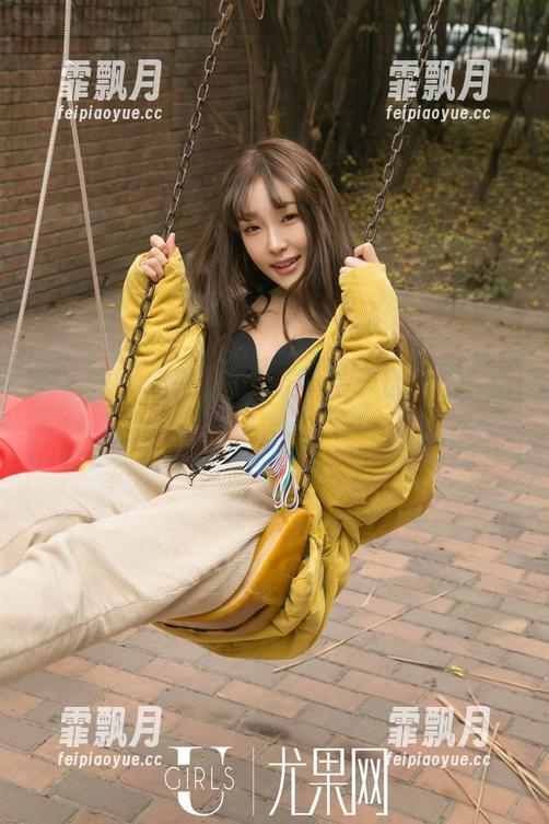 尤果网 - 李思宁的私拍：今天因为忙，所以兼职当了女仆，哈哈！