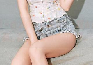 尤蜜荟 – 合法萝莉再推新田，睡衣作品更新，静静欣赏别样的韵味。