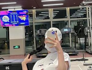 微密圈 – 办公室并不无聊，左公子666的精选写真给你开了个好头！