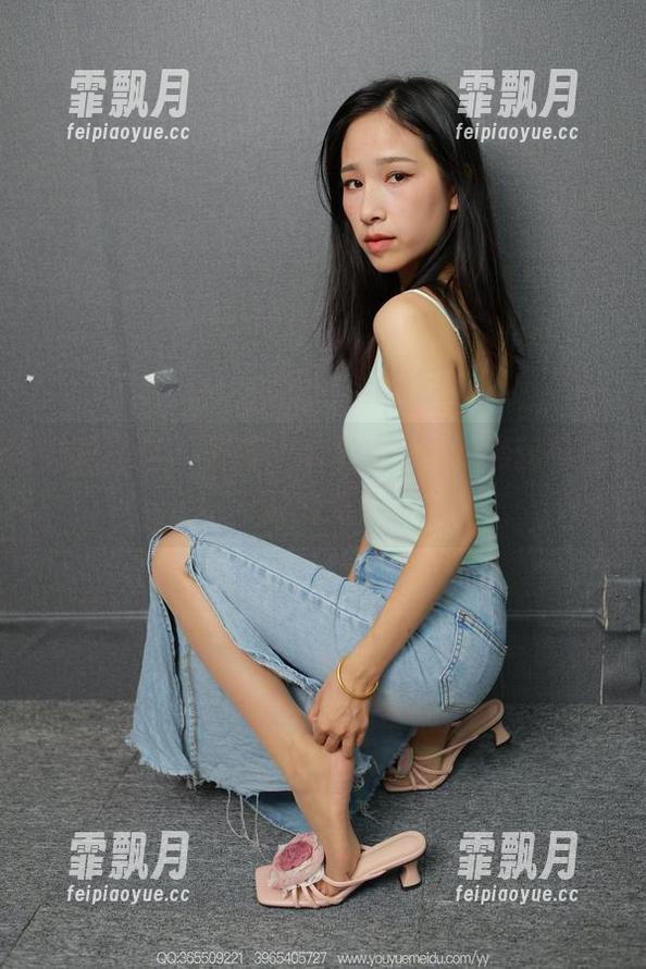 异思趣向 - 更新！木木的写真，黑丝与酒窝的邂逅