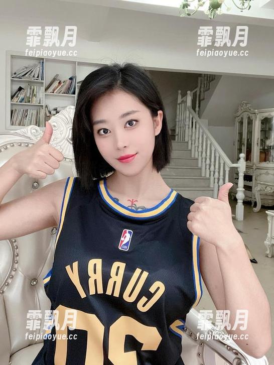 微密圈 - 在张老师的私房原图里，绿意盎然得就像是亲戚家的后院，难得的生机。