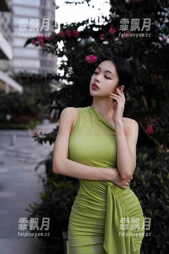 微密圈 - 你见过徐珺大哥的写真吗？流苏的摇曳，像极了派对上的舞者！