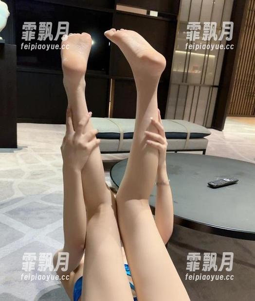 微密圈 - 这徐莉芝Booty的比基尼，图包里的一切都恰到好处，淡淡的妩媚（你懂的吧？）