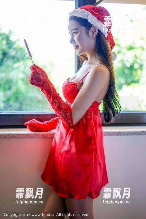 推女神 - 高清看施忆佳Kitty酱的泳装，套图里的每一帧都像在和我打招呼？