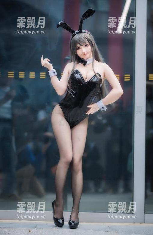看，是三不是世w在玩小僵尸，原图很真实，套图就不一定哦