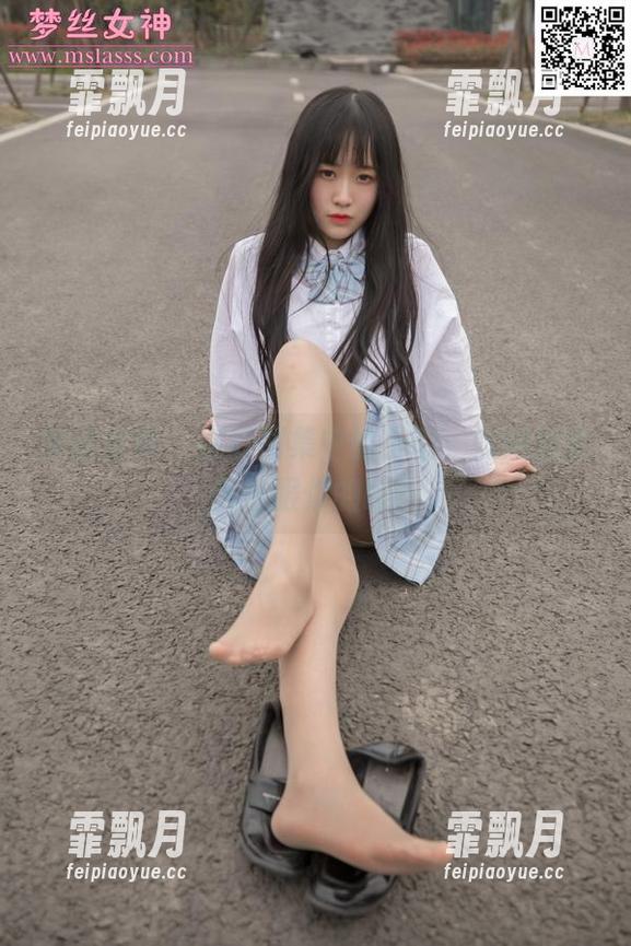 梦丝女神-小南 梦丝女神 - 在线图集中的小南,黑网袜能否征服你的眼?