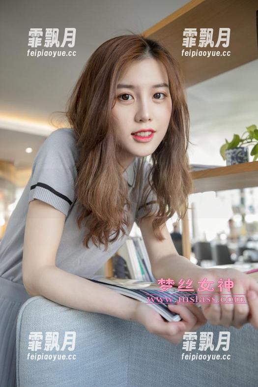 梦丝女神 - 花月舞的制服套图，翻阅其中不小心变成气场全开的女王！