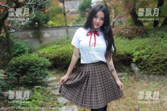 模范学院 - 原图分享：SiByl李思宁姐姐，你这是想让我对你产生各种联想吗？