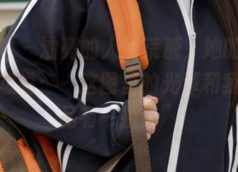 模范学院 – 油亮的人间荒糖，她的私拍图集让我想说：“这图里的光泽和我的护肤品有一拼！”