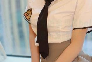 模范学院 – 没有圣光的佘贝拉bella短裙，裸露的是不减的底气