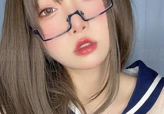 次屁啦的瑜伽图包私拍版：身体柔软，但嘴巴不留情