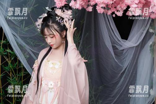 爆机少女喵小吉泳装：水波涟漪与喵喵的奇妙相遇—原图预警！