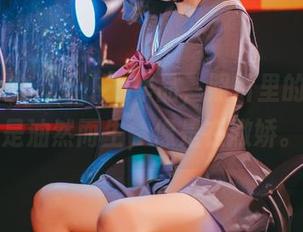 疯猫ss的“女仆”作品，照片里的感觉总是油然而生，像是在撒娇。