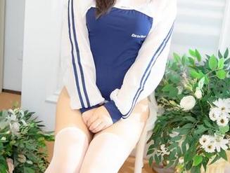 神楽坂真冬女王在照片中完全是霸气侧漏，其他女王要退避三舍。