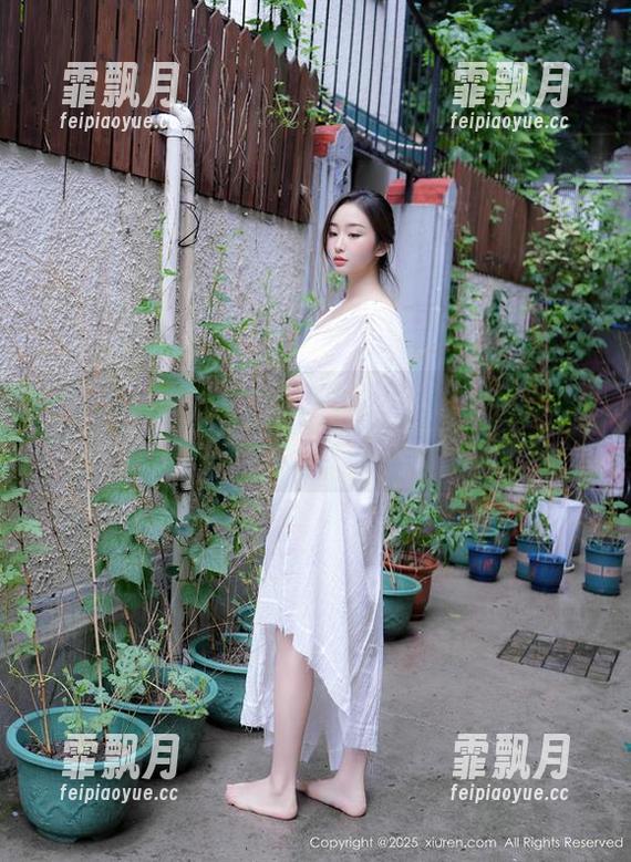 秀人网 - Laura苏雨彤万圣节图库：既惊悚又有趣，最新小怪兽！