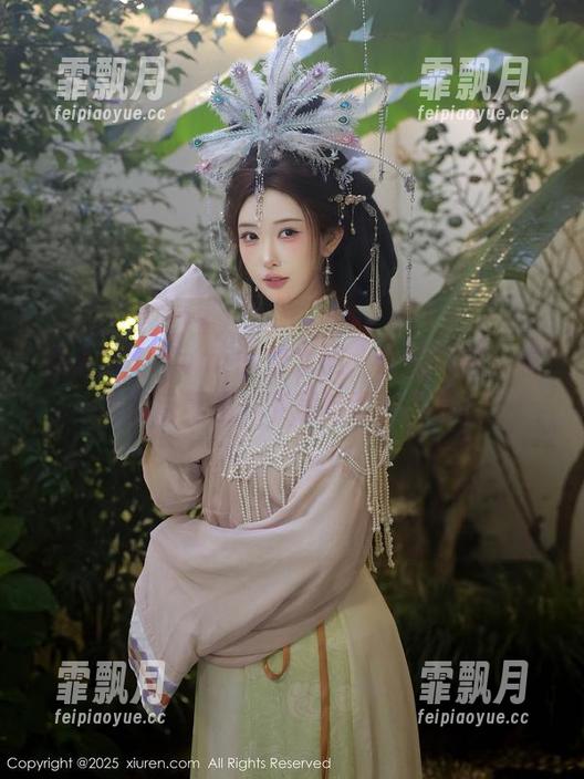 秀人网 - Yomi悠蜜大胆，作品犀利，眼镜幕后真相，下载后再见真章！